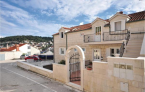 3 Bedroom Awesome Apartment In Pucisca